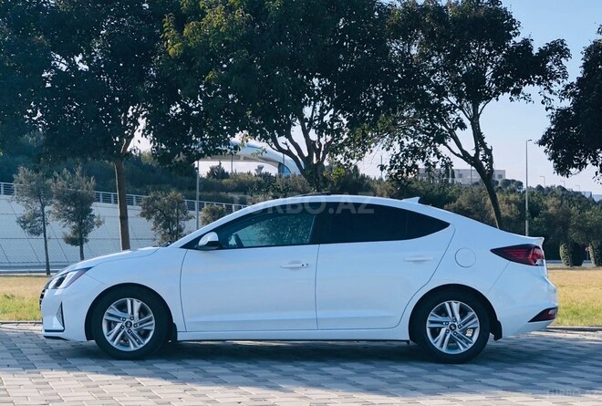 Hyundai Elantra 2019, 100,000 km - 2.0 l - Bakı