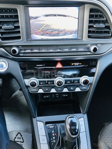 Hyundai Elantra 2019, 100,000 km - 2.0 l - Bakı