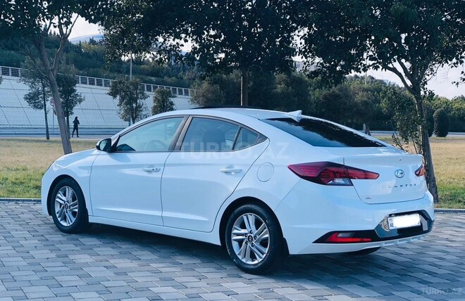Hyundai Elantra 2019, 100,000 km - 2.0 l - Bakı