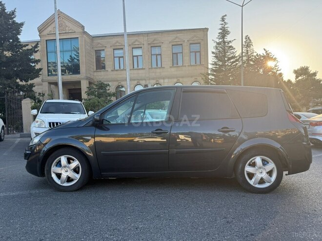 Renault Grand Scenic-8