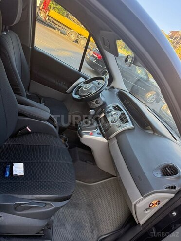 Renault Grand Scenic-7