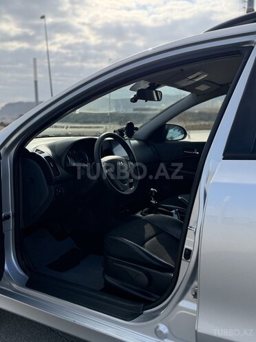 Hyundai i30 2011, 253,000 km - 1.6 л - Bakı
