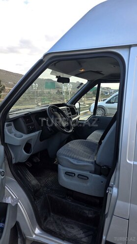 Ford Transit-7