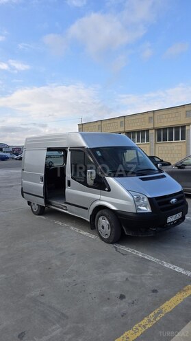 Ford Transit-13