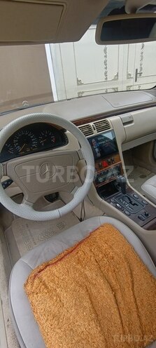 Mercedes E 240-9