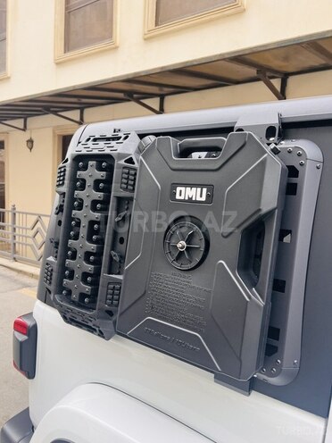 Jeep Wrangler-13