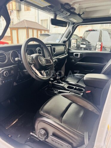 Jeep Wrangler-11