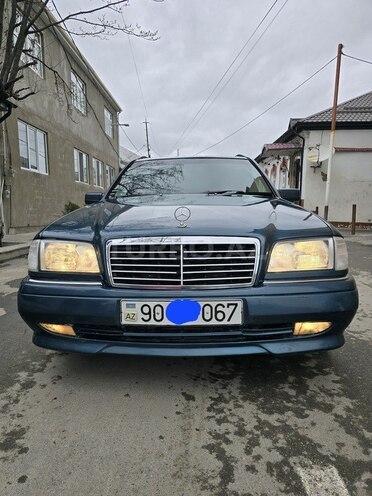 Mercedes C 240 1998, 285,000 km - 2.4 л - Quba