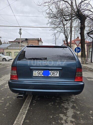 Mercedes C 240 1998, 285,000 km - 2.4 л - Quba