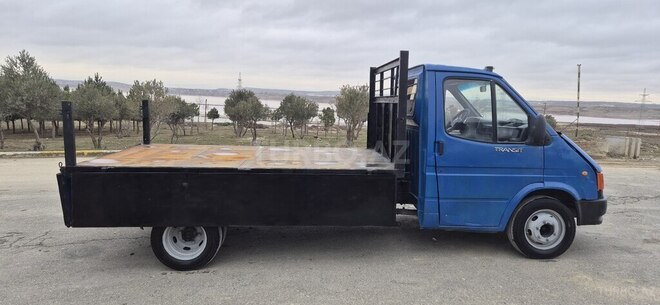 Ford Transit-3