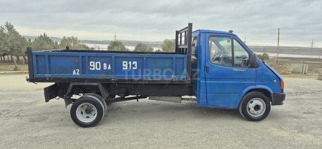 Ford Transit-9