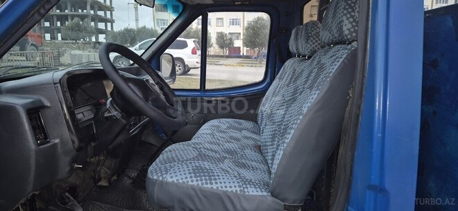 Ford Transit-8