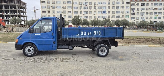 Ford Transit-10