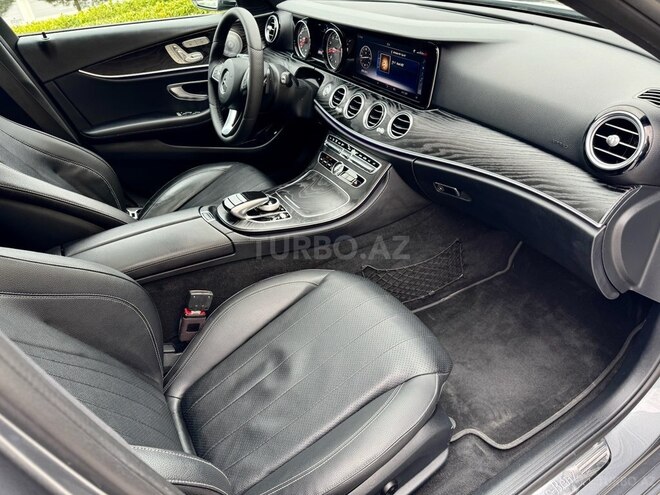 Mercedes E 300-13