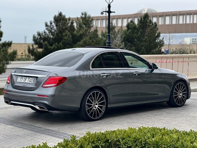 Mercedes E 300-10