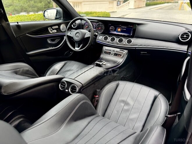 Mercedes E 300-16