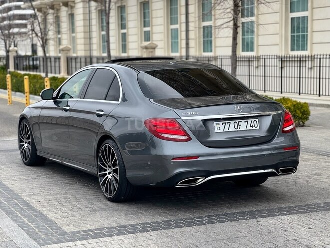 Mercedes E 300-8