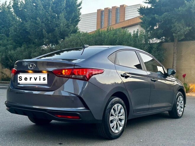 Hyundai Accent-5