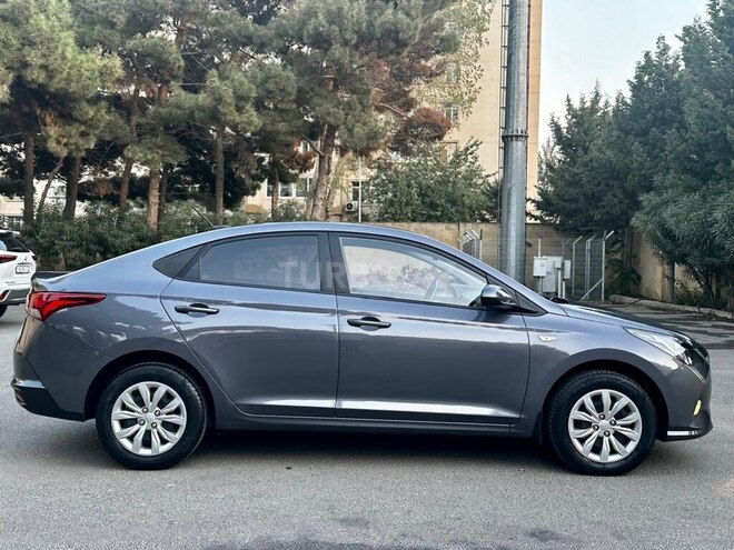 Hyundai Accent-8