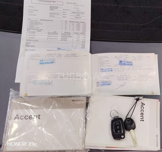 Hyundai Accent-15