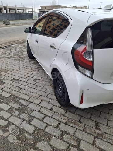 Toyota Aqua 2020, 180,000 km - 1.5 l - Bakı