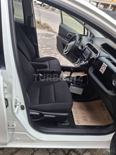 Toyota Aqua 2020, 180,000 km - 1.5 l - Bakı
