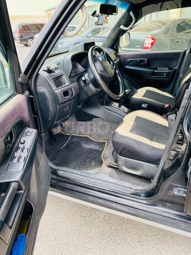 Mitsubishi Pajero io 2001, 250,000 km - 2.0 l - Sumqayıt