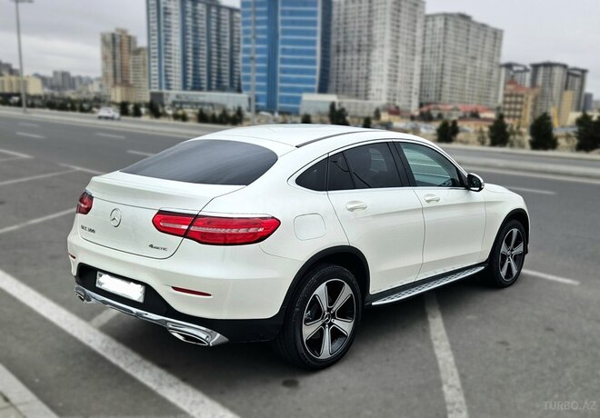 Mercedes GLC 300 4MATIC Coupe 2017, 132,000 km - 2.0 л - Bakı