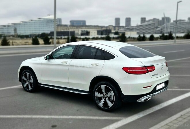 Mercedes GLC 300 4MATIC Coupe 2017, 132,000 km - 2.0 л - Bakı
