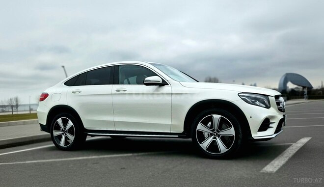 Mercedes GLC 300 4MATIC Coupe 2017, 132,000 km - 2.0 л - Bakı