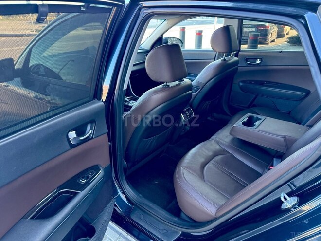 Kia K5-19