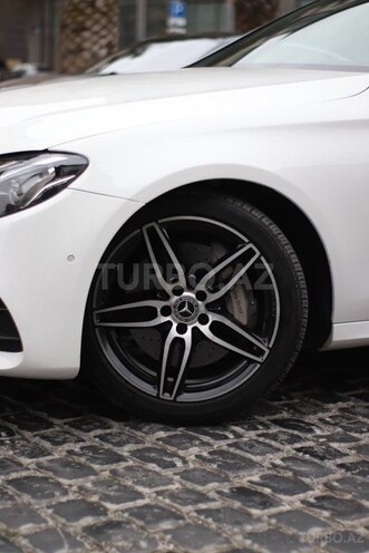 Mercedes E 300-7