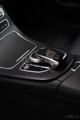 Mercedes E 300-8