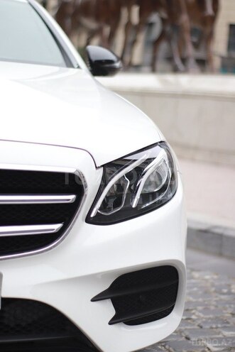 Mercedes E 300-4