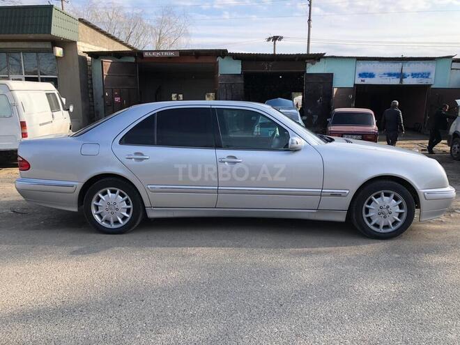 Mercedes E 240 2000, 214,583 km - 2.4 l - Qazax