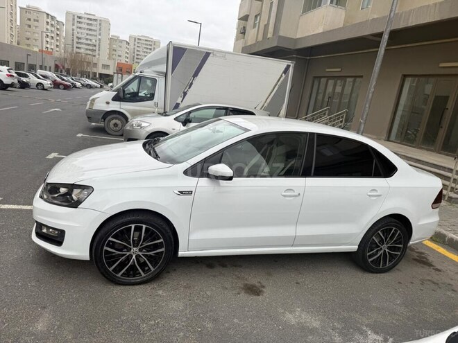 Volkswagen Polo 2019, 131,100 km - 1.6 l - Bakı