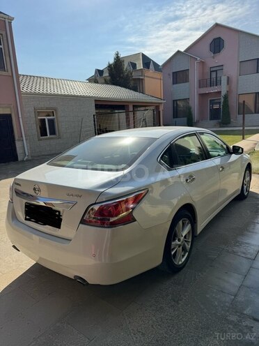 Nissan Altima-5