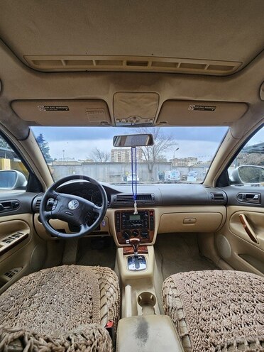 Volkswagen Passat 2004, 180,000 km - 1.8 l - Bakı