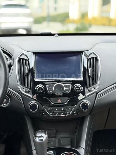 Chevrolet Cruze-11