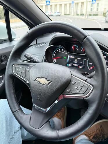 Chevrolet Cruze-12