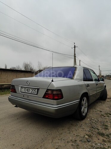 Mercedes E 300 1995, 693,980 km - 3.0 л - İmişli