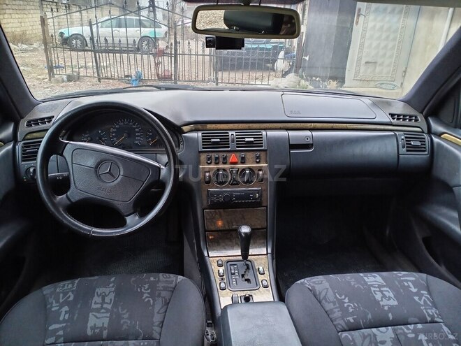 Mercedes E 230 1997, 354,768 km - 2.3 l - Bakı