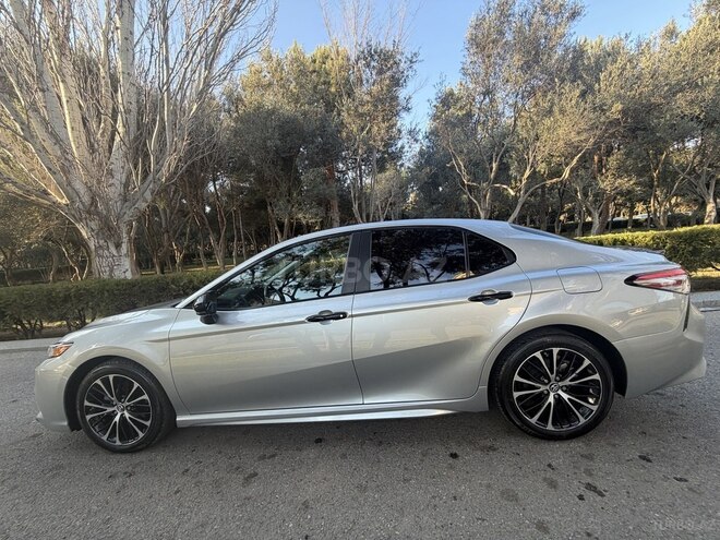 Toyota Camry-5
