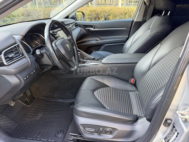 Toyota Camry-11