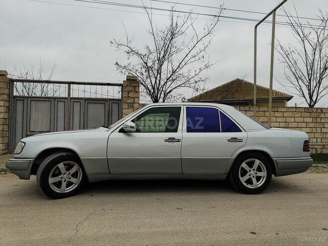 Mercedes E 300 1995, 693,980 km - 3.0 л - İmişli
