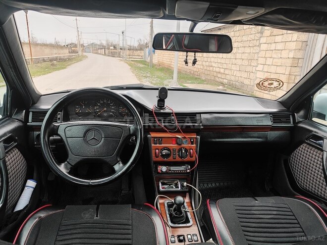 Mercedes E 300 1995, 693,980 km - 3.0 л - İmişli