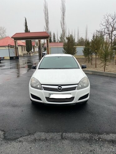 Opel Astra 2009, 300,100 km - 1.4 l - Şəki