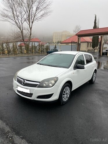 Opel Astra 2009, 300,100 km - 1.4 l - Şəki