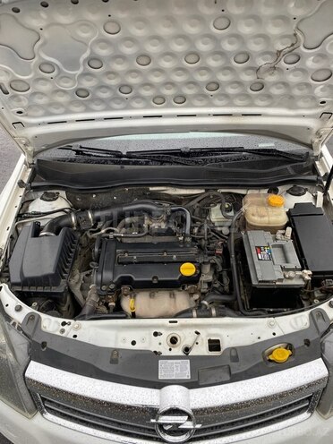 Opel Astra 2009, 300,100 km - 1.4 l - Şəki