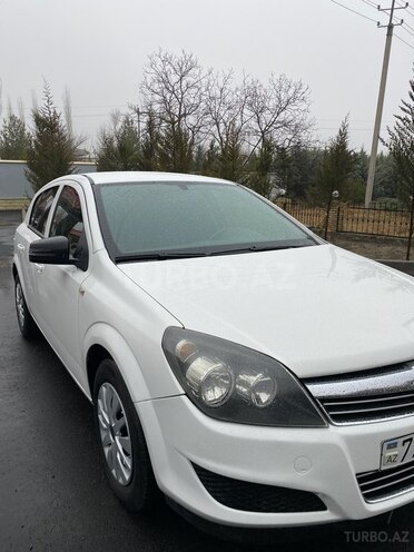 Opel Astra 2009, 300,100 km - 1.4 l - Şəki